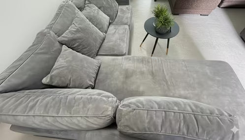 Luxe Ruime Grijze Hoekbank Met Sier Kussens Roos Repose