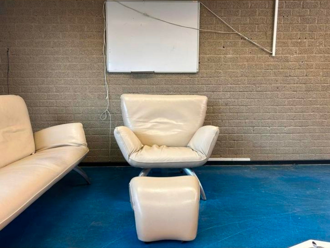 Luxe Leolux Beige Tango bank en tafel