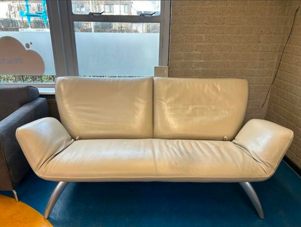 Luxe Leolux Beige Tango bank en tafel